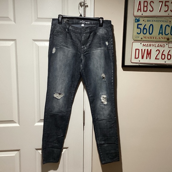 New York & Company Denim - NY & Co Soho Midrise Distressed Jeans - Size 8